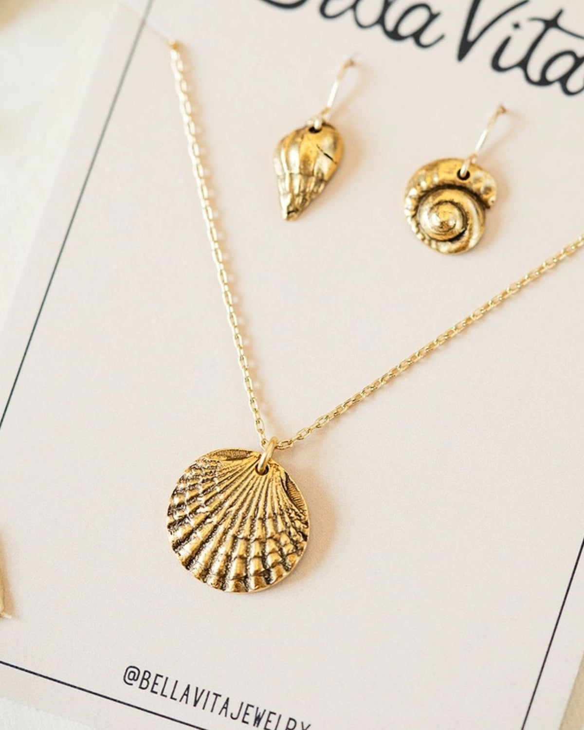 Yacht Rock Shell Jewelry Set Bella Vita Jewelry Gold Plated Charm/Gold Plated Chain