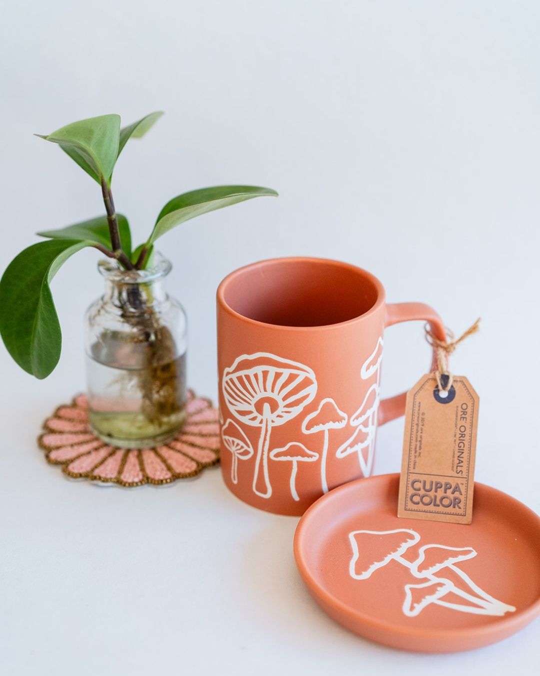 Coral mug with mushroom design, matching coaster and wooden gift tag