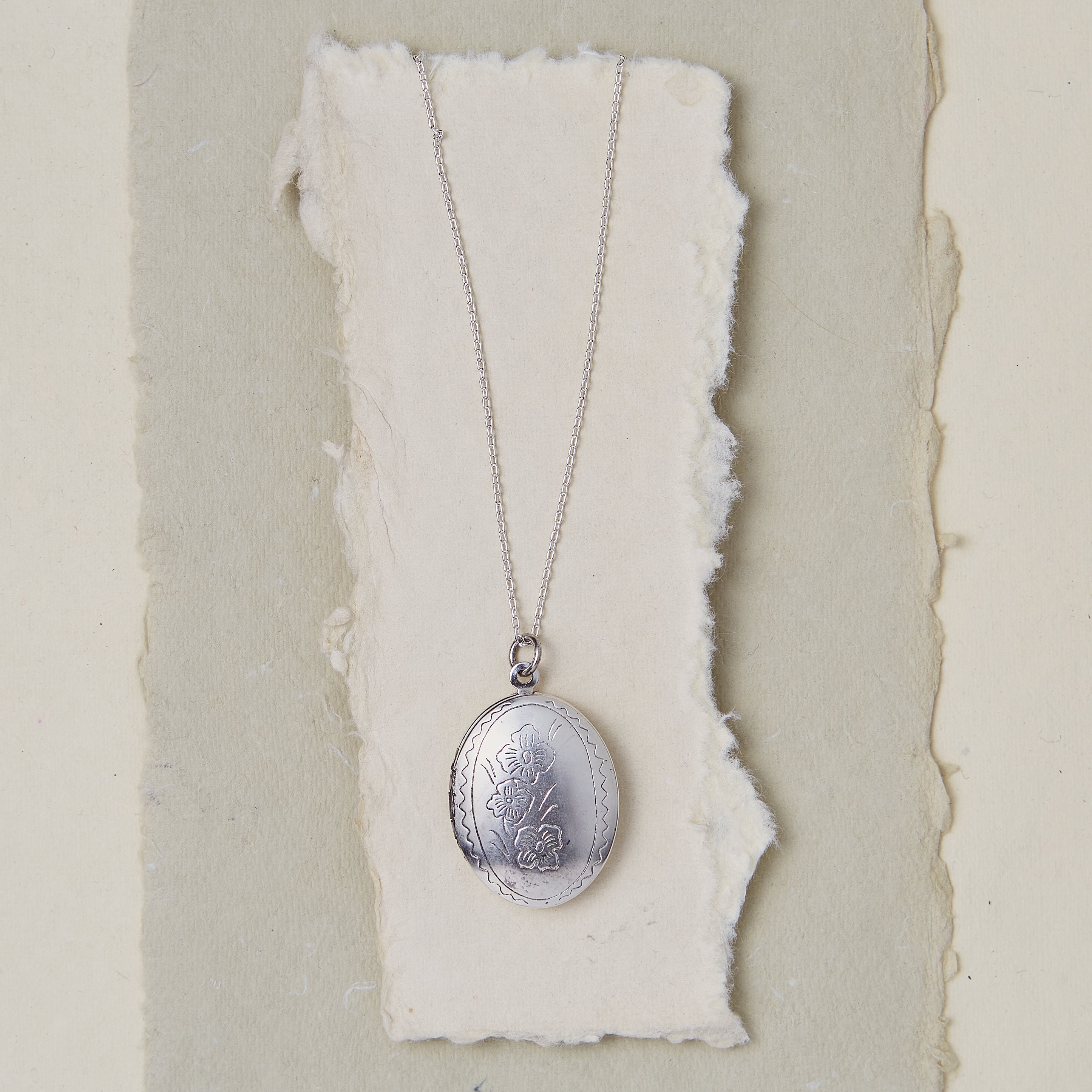 Floral Oval Locket Locket Necklaces Bella Vita Jewelry Silver Plated