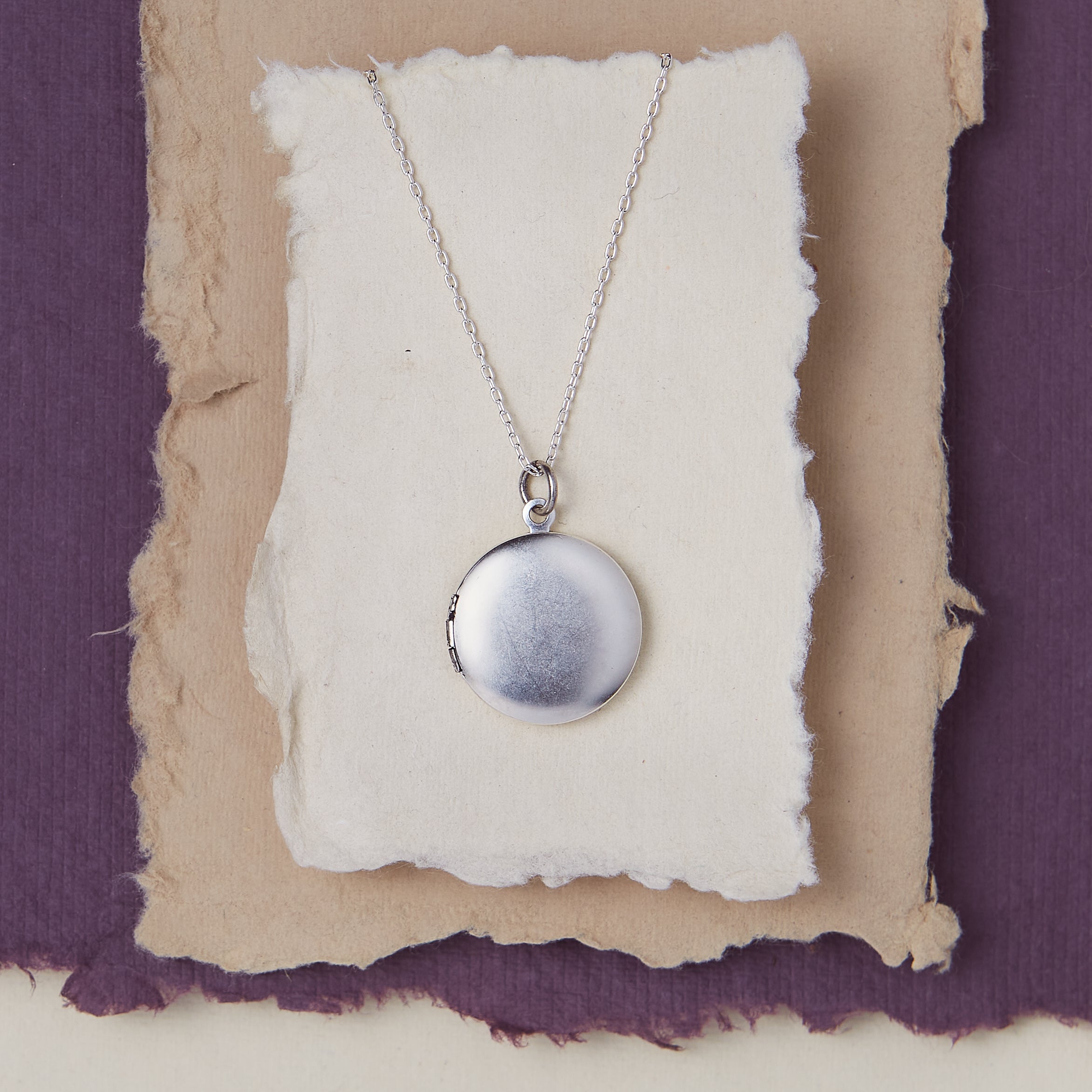 Round Locket Locket Necklaces Bella Vita Jewelry Silver Plated