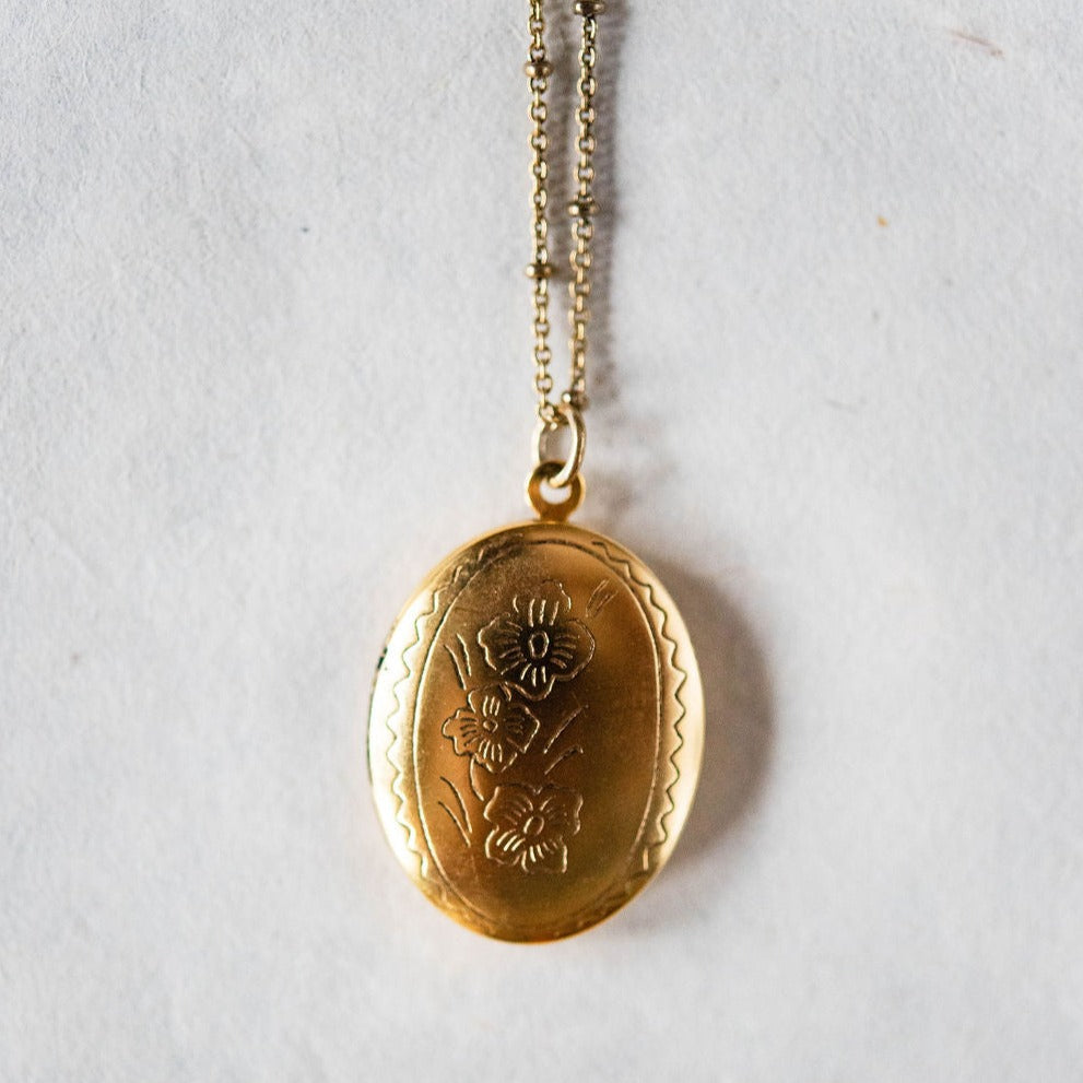 Custom Stamped Locket Locket Necklaces Bella Vita Jewelry Large Floral Oval - .75 x 1.25 inches Gold Plated 