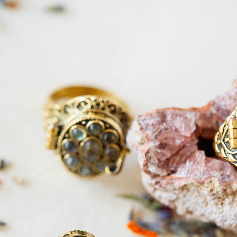 Gemstone Poison Ring Rings Bella Vita Jewelry Labrdorite 7.5 