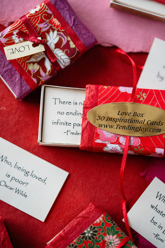 Love Box - Little Matchbook of Inspiring Quotes Tarot + Oracle Decks Ingrid Maidoff   