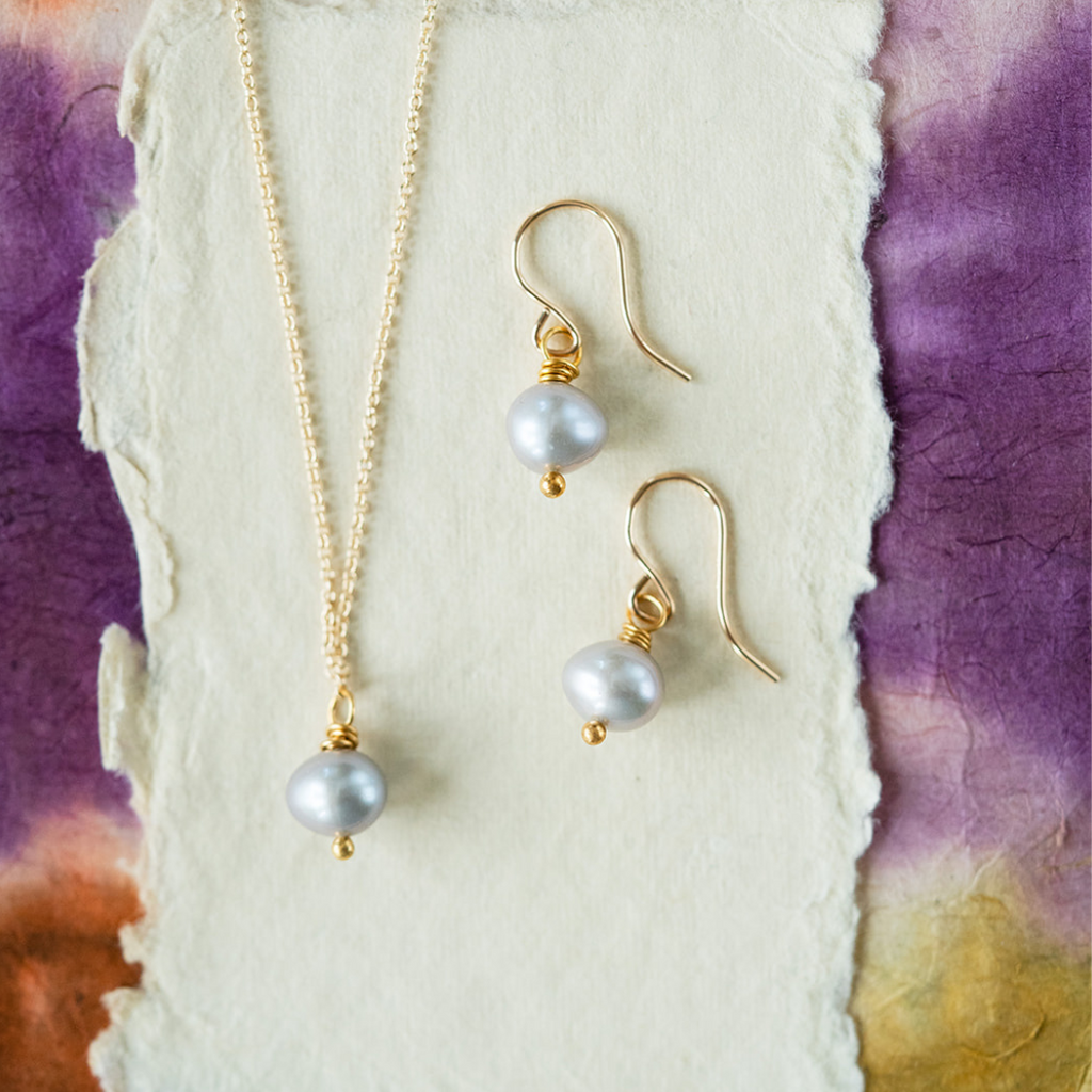 Pearl Necklace & Earring Gift Sets Charm + Pendant Necklaces Bella Vita Jewelry Gold Filled Set Gray Pearl 