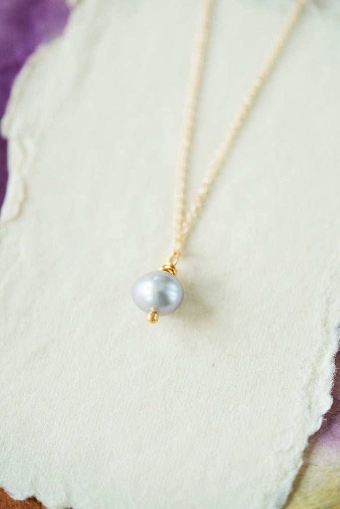 Gray Pearl Necklace Charm + Pendant Necklaces Bella Vita Jewelry   